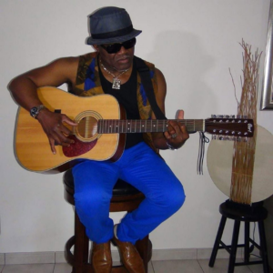 Phil Azoumé Jay